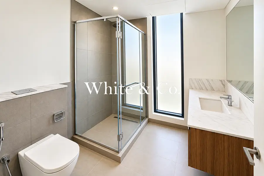 | MOTIVATED SELLER | END OF ROW UNIT |