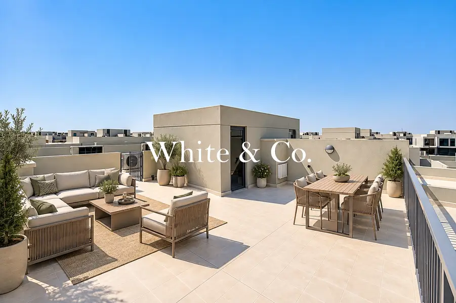 | MOTIVATED SELLER | END OF ROW UNIT |