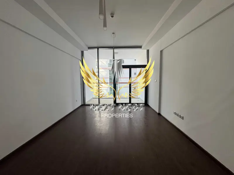 ELEGANT & BRIGHT - FREEHOLD NEXT TO METRO