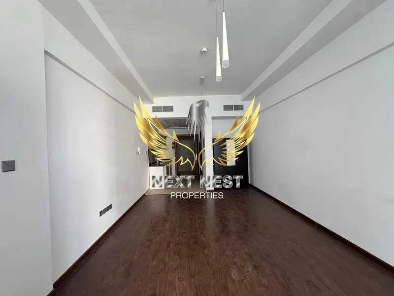 ELEGANT & BRIGHT - FREEHOLD NEXT TO METRO
