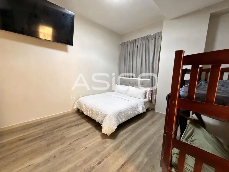 Upgraded 3BR | Vacant | High Floor | 2 Parking