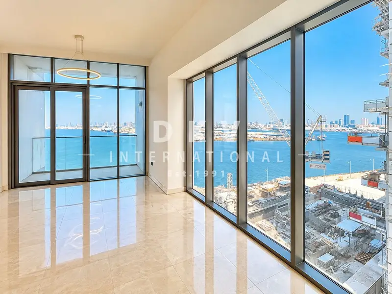 Panoramic Sea View | Bright Corner Unit | Vacant