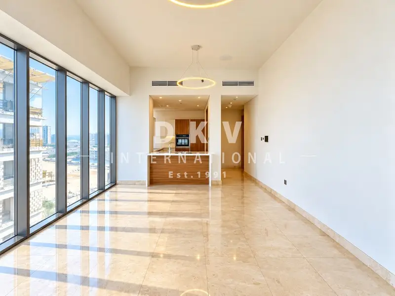 Panoramic Sea View | Bright Corner Unit | Vacant
