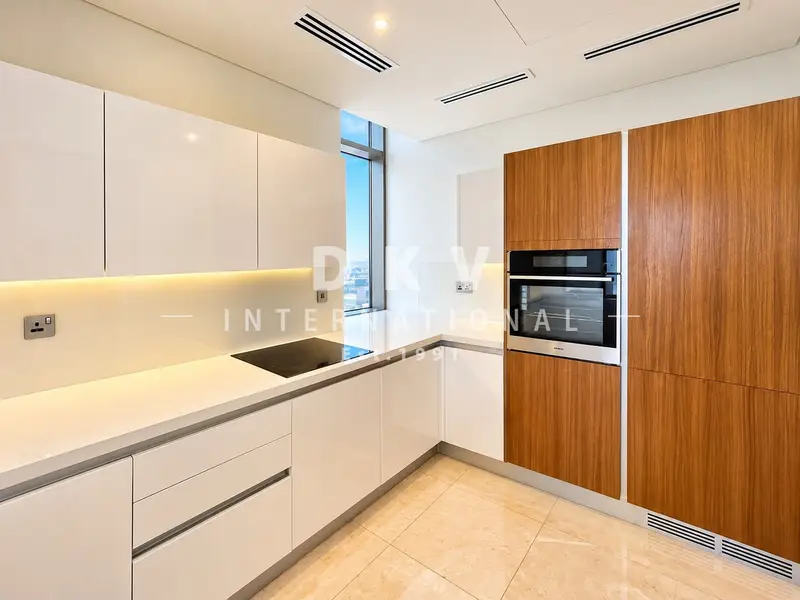 Panoramic Sea View | Bright Corner Unit | Vacant