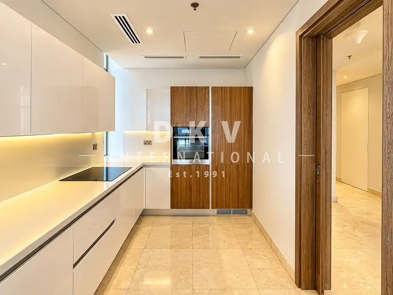 Panoramic Sea View | Bright Corner Unit | Vacant