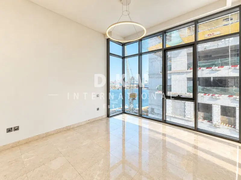 Panoramic Sea View | Bright Corner Unit | Vacant