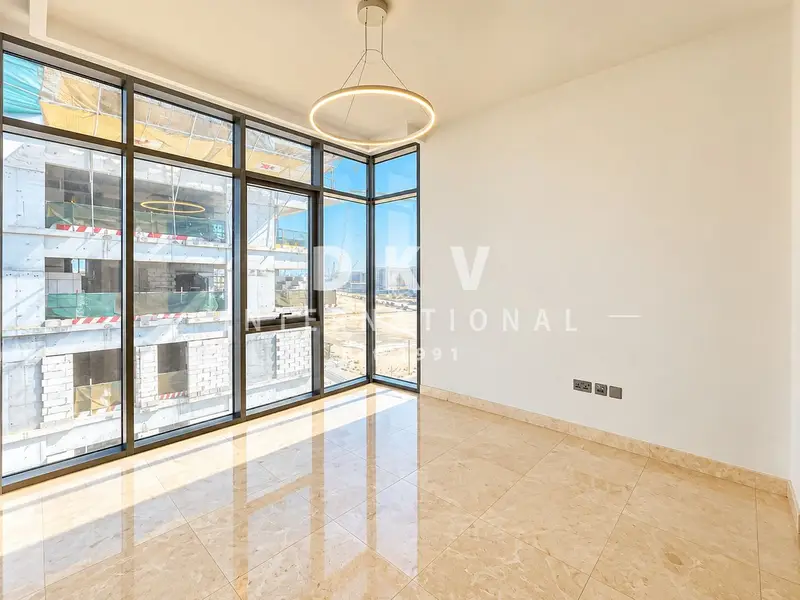 Panoramic Sea View | Bright Corner Unit | Vacant