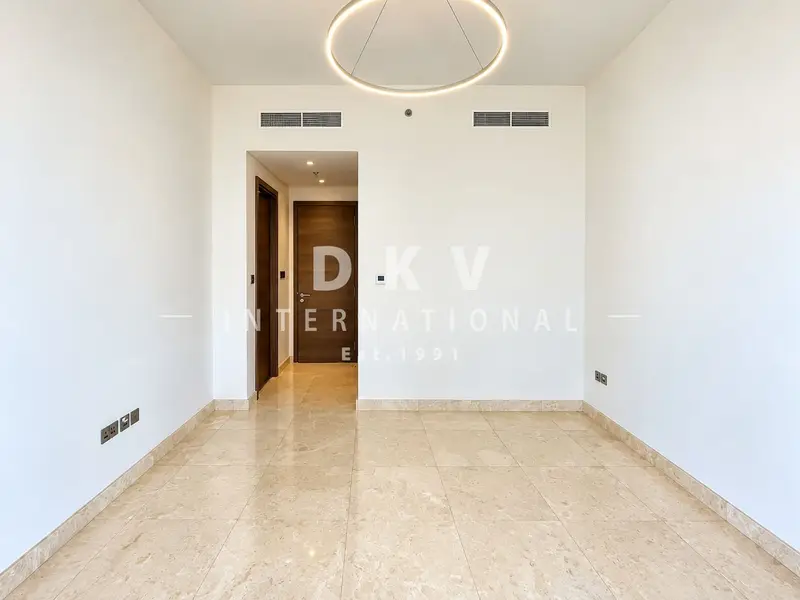 Panoramic Sea View | Bright Corner Unit | Vacant
