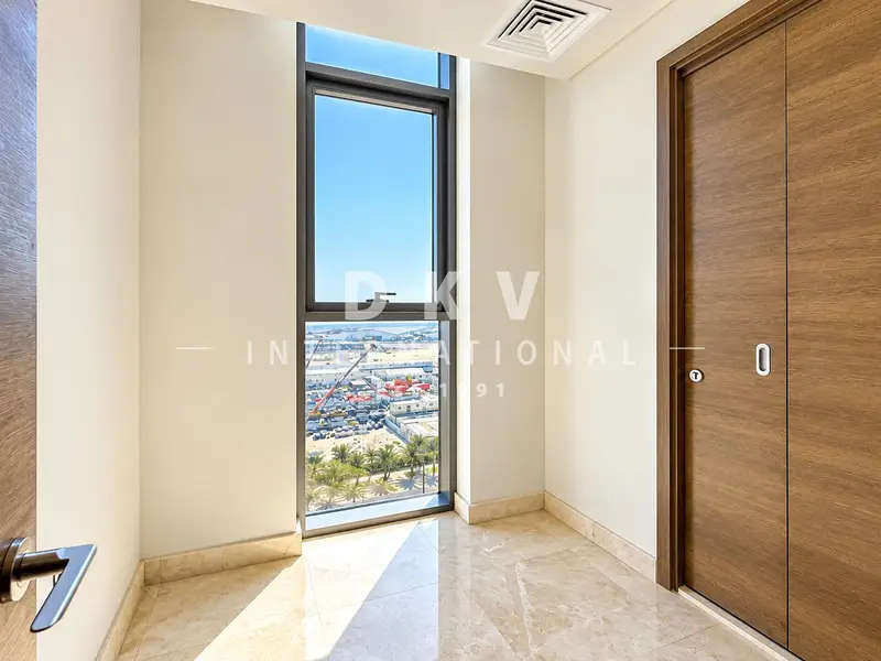 Panoramic Sea View | Bright Corner Unit | Vacant
