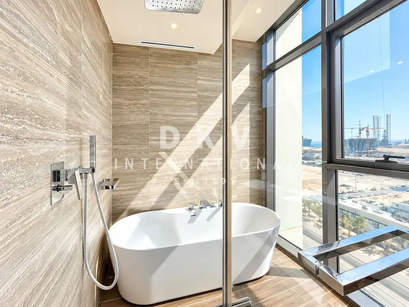 Panoramic Sea View | Bright Corner Unit | Vacant
