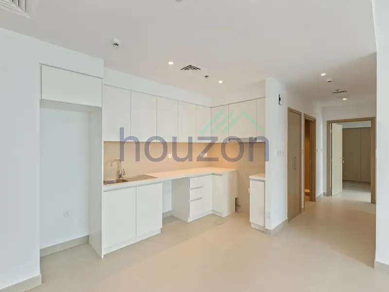 Modern + Elegant 2BR | Vacant | Sea & Marina View
