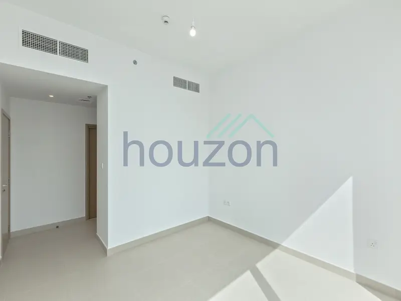 Modern + Elegant 2BR | Vacant | Sea & Marina View