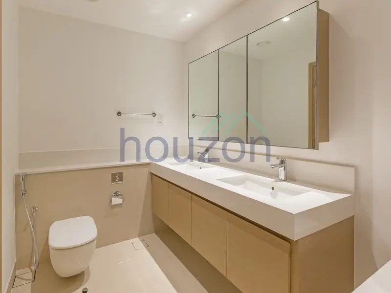 Modern + Elegant 2BR | Vacant | Sea & Marina View