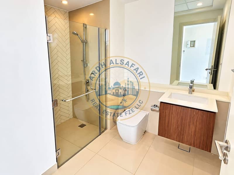 13 4440. jpg