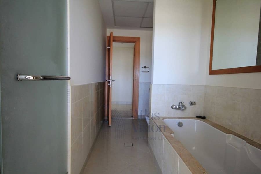 6 70abc63d-66d7-4879-b2ba-62e9154bcd98. jpg