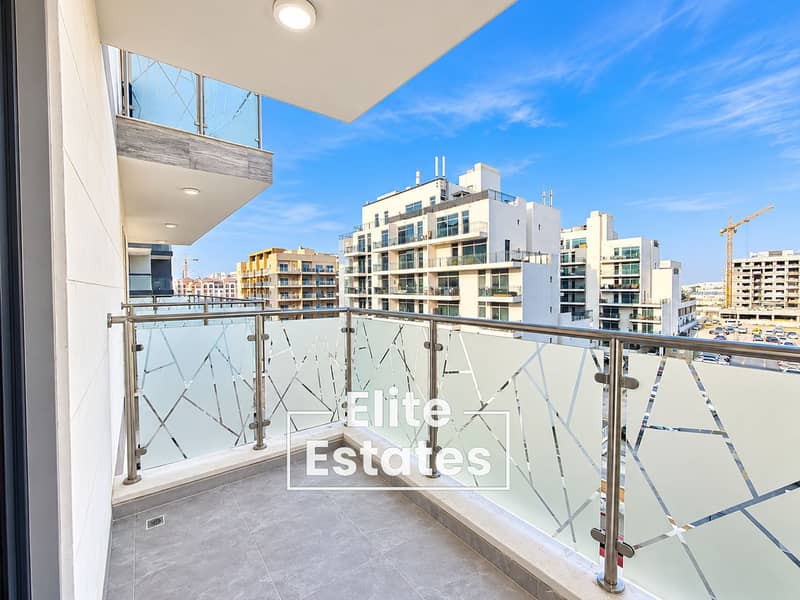 4 Modern Balcony Overlooking the Cityscape. png