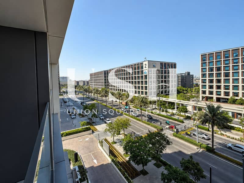 Modern Boulevard with Palm-Lined Architecture. png Modern Boulevard with Palm-Lined Architecture. png