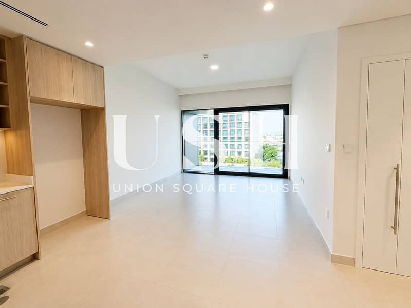2 Bright Modern Apartment with Balcony Views. png