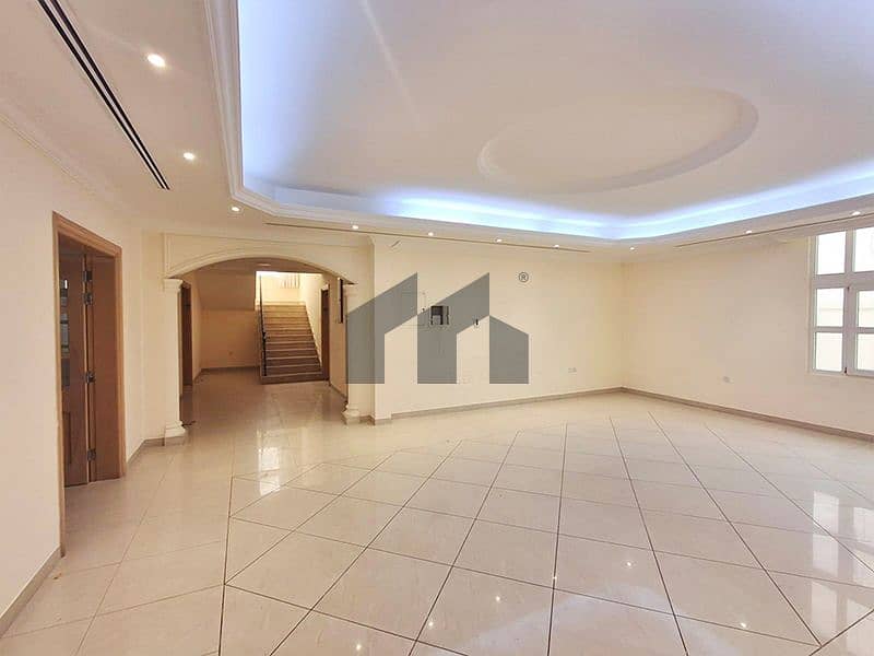 Villa à Al Rawdah, 7 chambres, 270000 AED - 16982684 Villa à Al Rawdah, 7 chambres, 270000 AED - 16982684