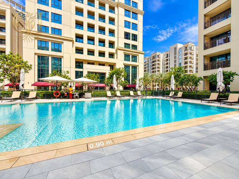 18 Sunny Luxury Resort Pool Courtyard. png