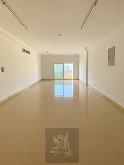 شقة 3 غرف نوم للايجار في أبو شغارة، الشارقة - WhatsApp Image 2026-10-25 at 6.48. 04 AM. jpeg