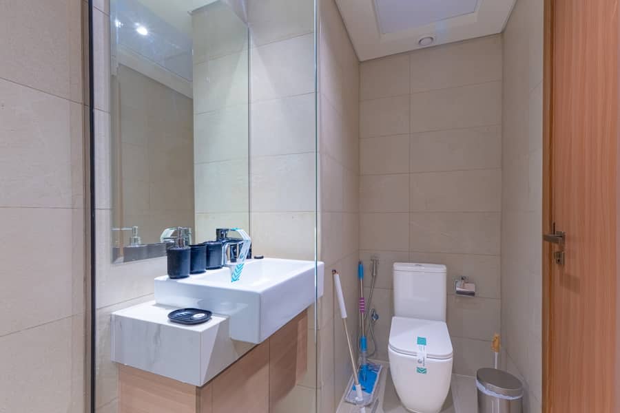 8 BATHROOM 1.1. jpg