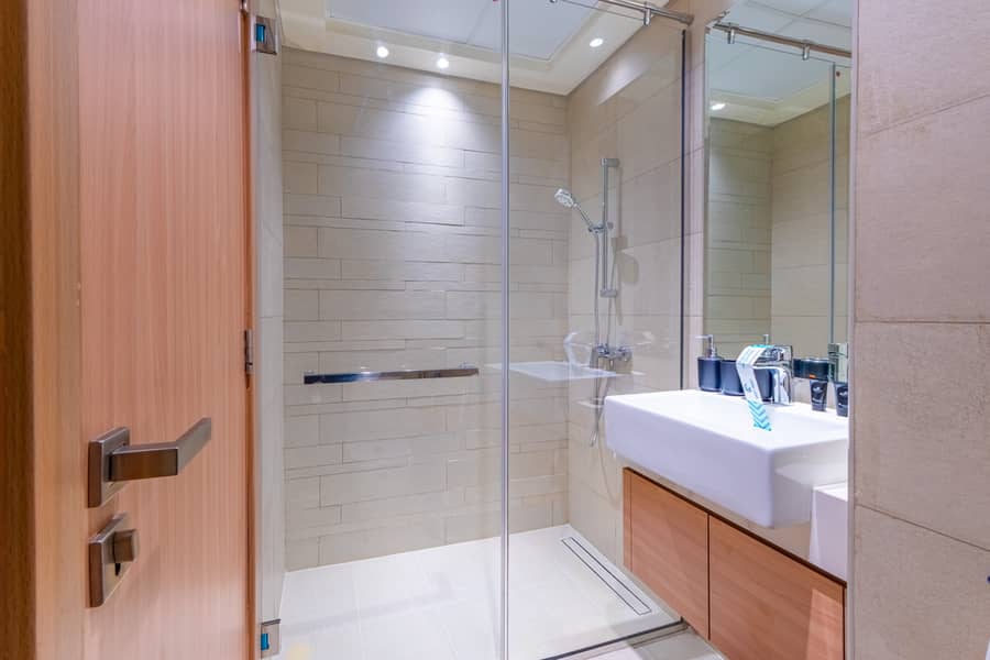 9 BATHROOM 1.2. jpg
