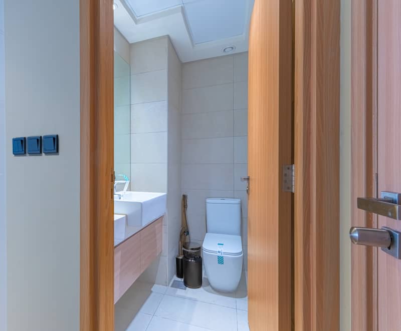 10 WASHROOM. jpg