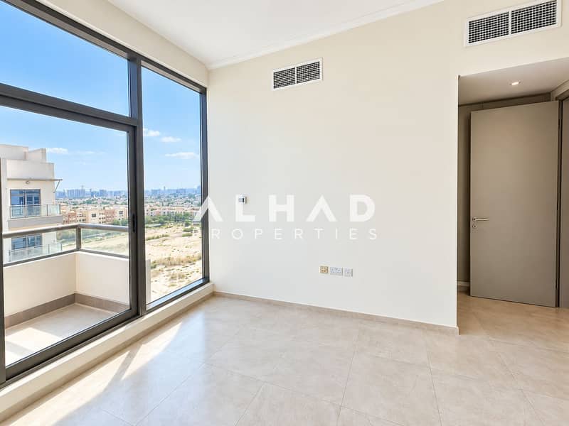7 Bright Empty Modern Apartment Interior. png