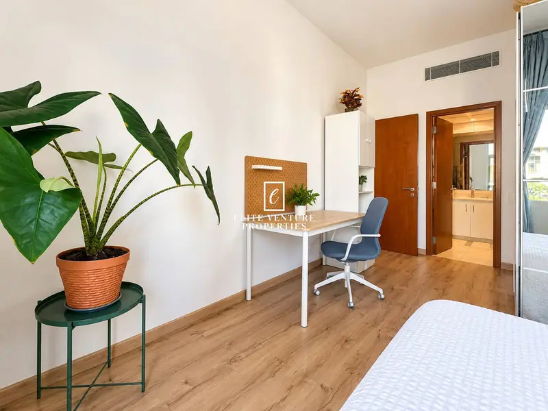 UPGRADED UNIT | VACANT ON TRANSFER | BIG LAYOUT