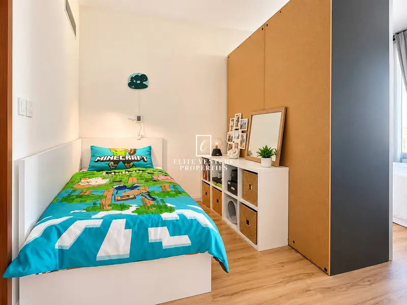UPGRADED UNIT | VACANT ON TRANSFER | BIG LAYOUT