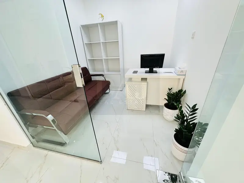 Boost Your Professional Image with Our Impressive Office Space Options