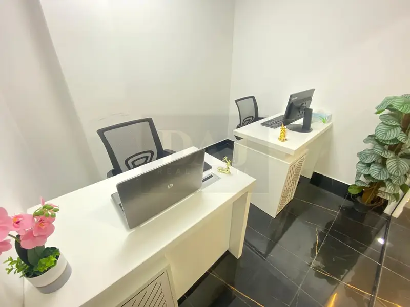 Spacious Office with Bank account assistance |Free Amenities