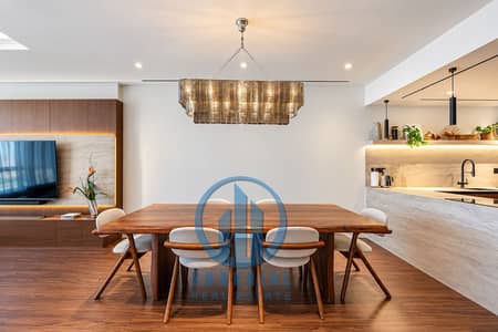 فلیٹ 2 غرفة نوم للبيع في جزيرة الريم، أبوظبي - Warm Modern Open-Plan Dining Interior. png