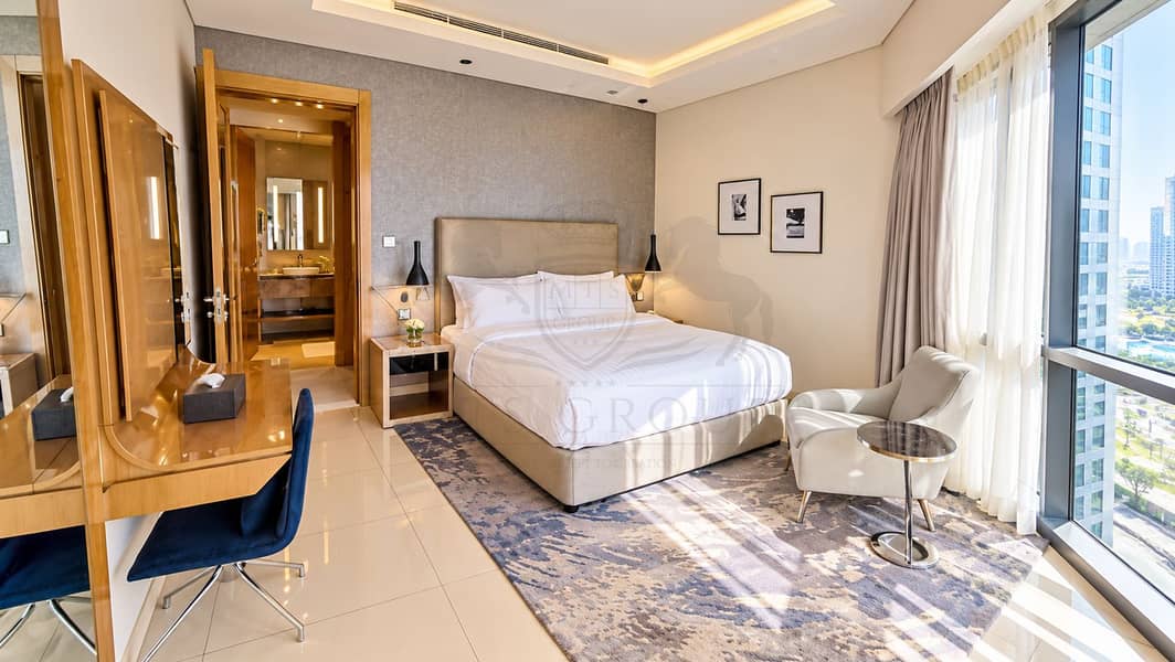 7 Modern Luxury Bedroom with City View. png