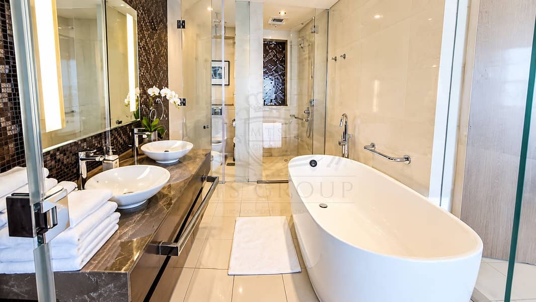 9 Modern Luxury Bathroom Retreat. png