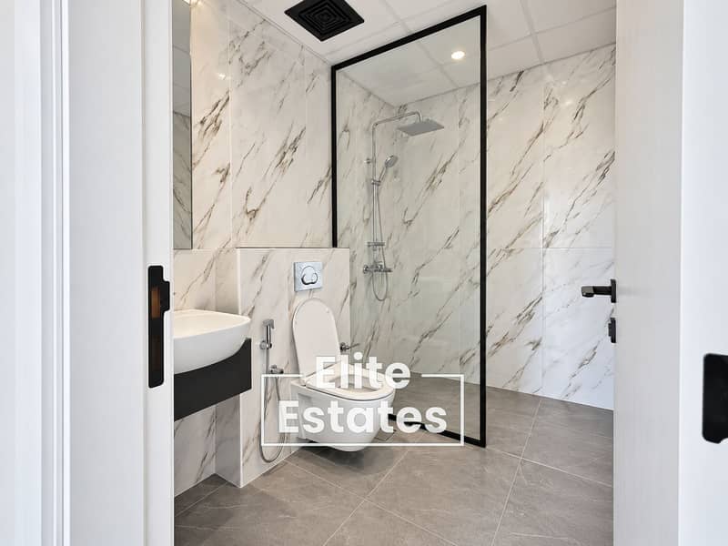 7 Modern Marble Bathroom Interior. png