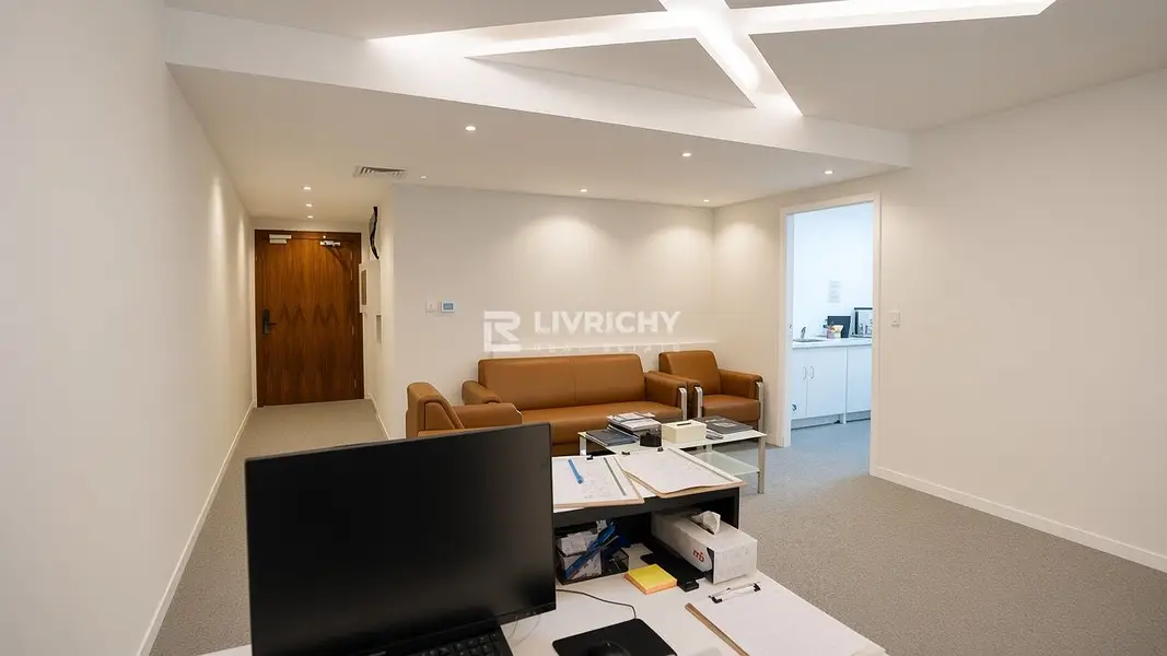 FULLY FURNISHED | SPACIOUS OFFICE | MULTIPLE ROOMS