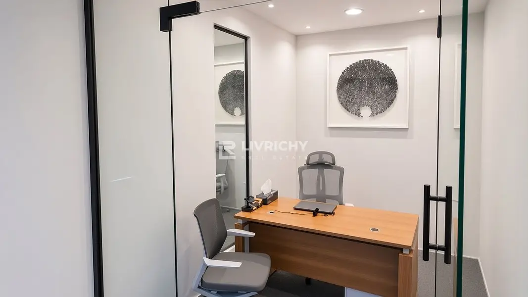 FULLY FURNISHED | SPACIOUS OFFICE | MULTIPLE ROOMS