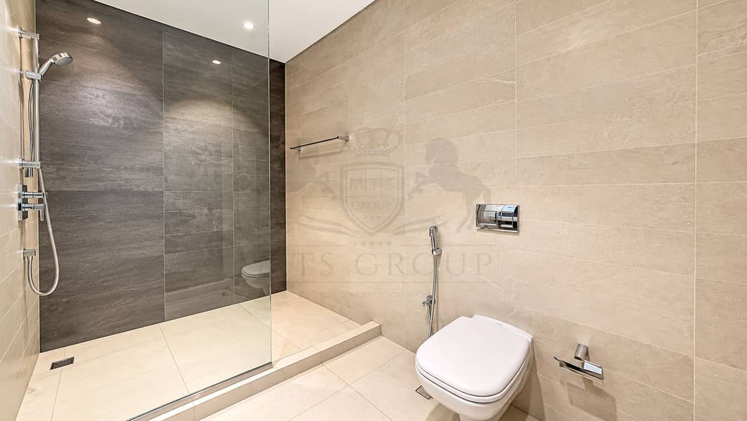 11 Modern Minimalist Bathroom Retreat. png