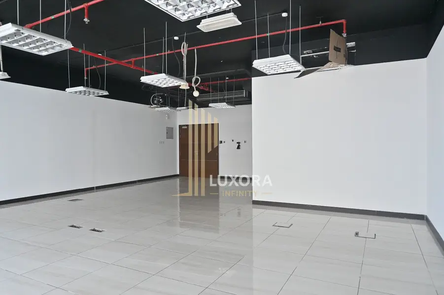 Fitted Office | Open-plan Layout | 2 Parkings | Canal View