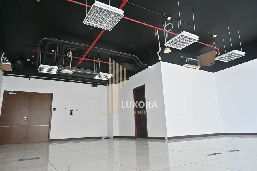 Fitted Office | Open-plan Layout | 2 Parkings | Canal View