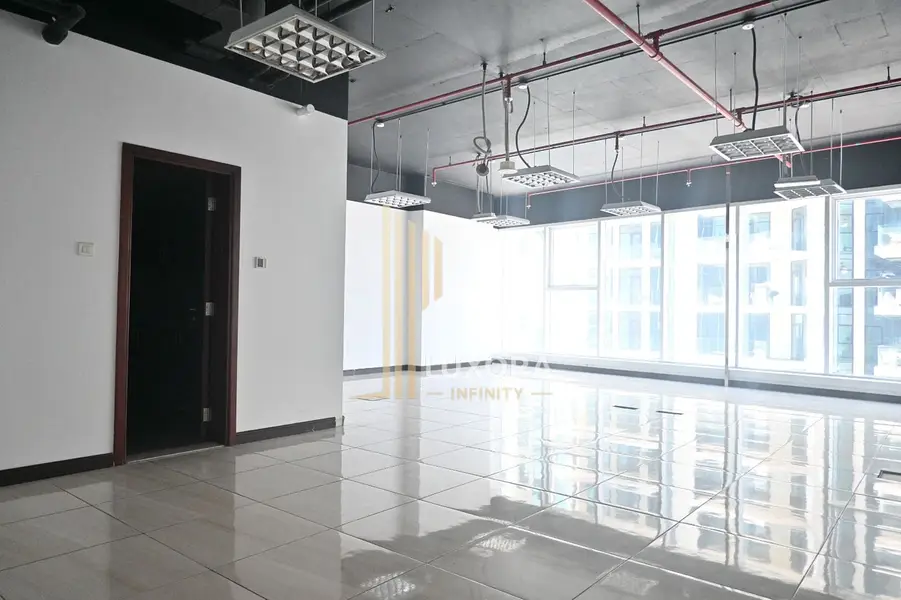 Fitted Office | Open-plan Layout | 2 Parkings | Canal View