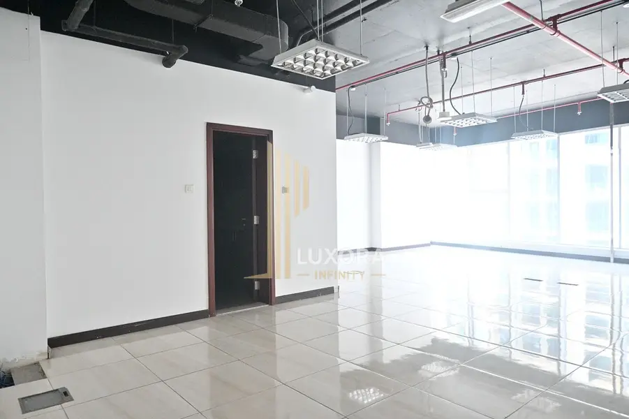 Fitted Office | Open-plan Layout | 2 Parkings | Canal View