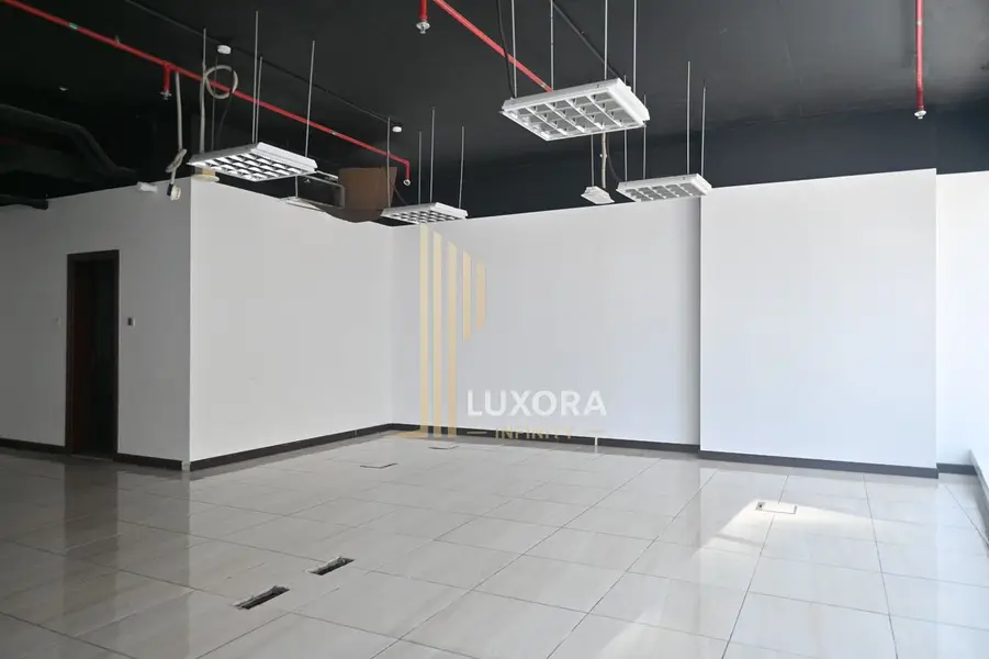 Fitted Office | Open-plan Layout | 2 Parkings | Canal View