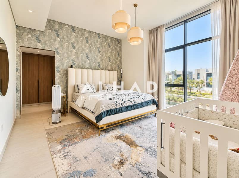16 Botanical Bedroom with Baby Crib. png