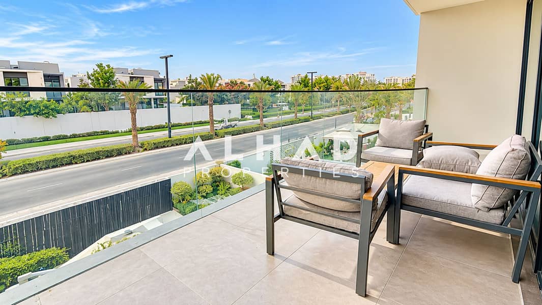 19 Modern Balcony Overlooking Landscaped Villas. png