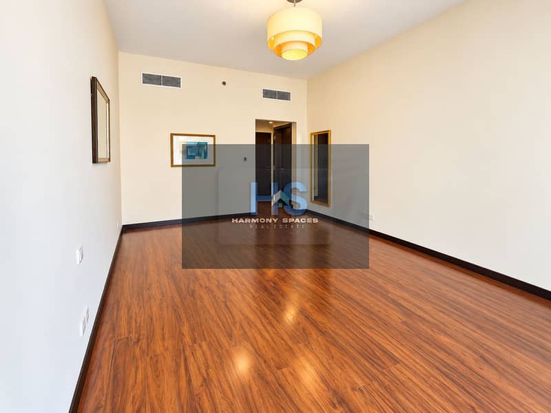 10 Polished Minimalist Apartment Interior. png