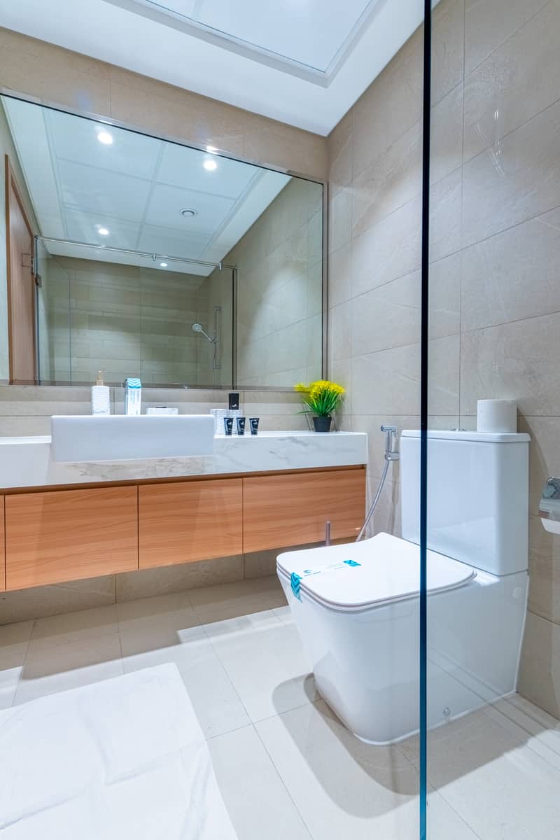 16 Bathroom 2.1. jpg