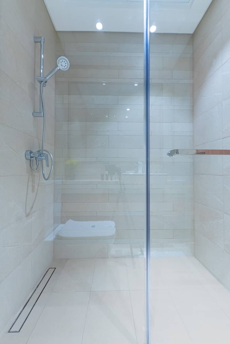 18 Bathroom 2.2. jpg
